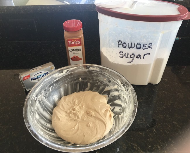 pumpkin-pie-sugar-cookies-frosting-2