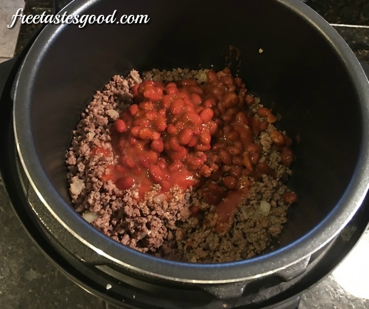 Pressure-cooker-chili-mac-beans-pic